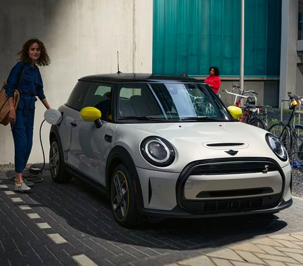 2024 MINI Cooper SE charging solutions.