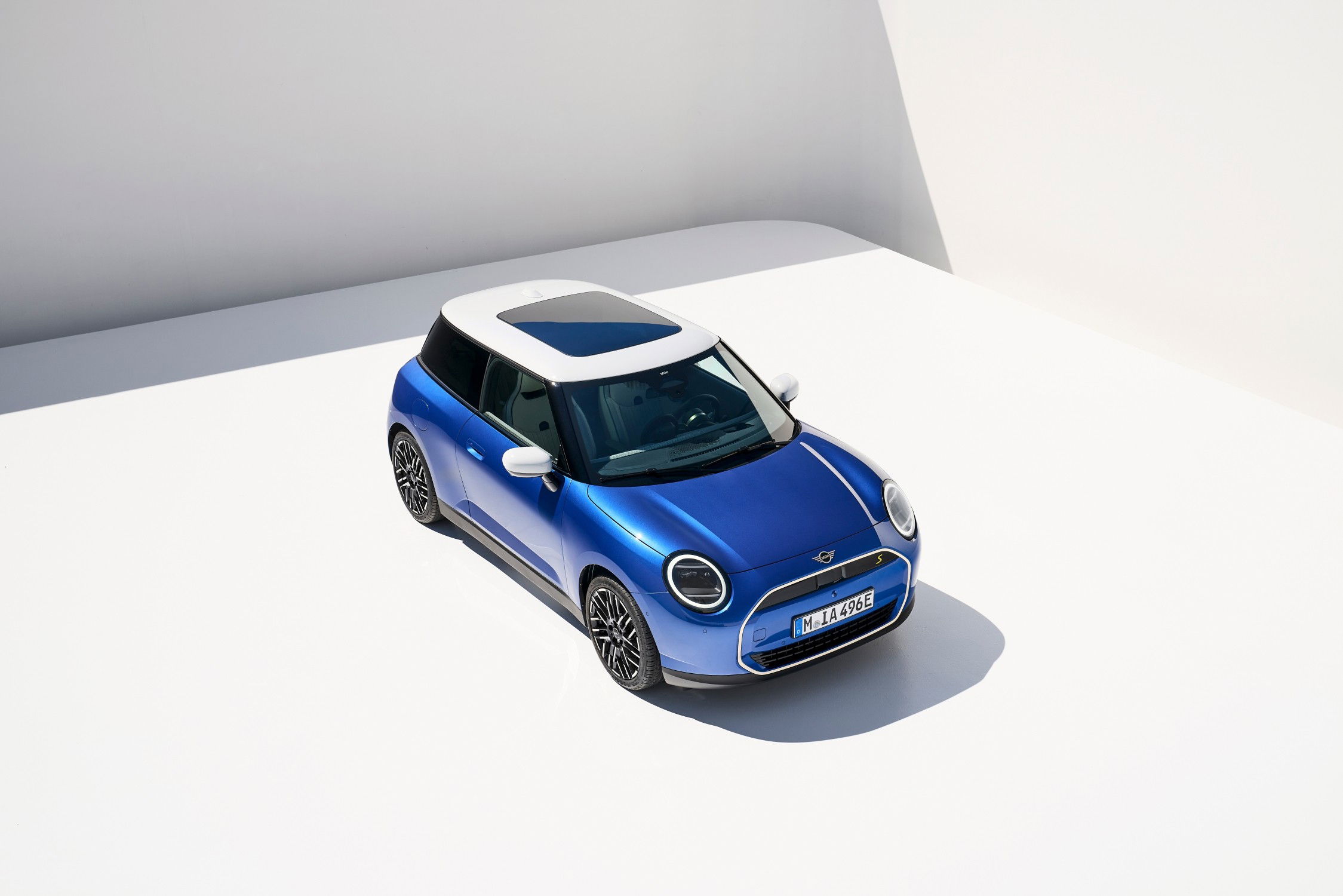 2024 MINI Cooper E exterior design.