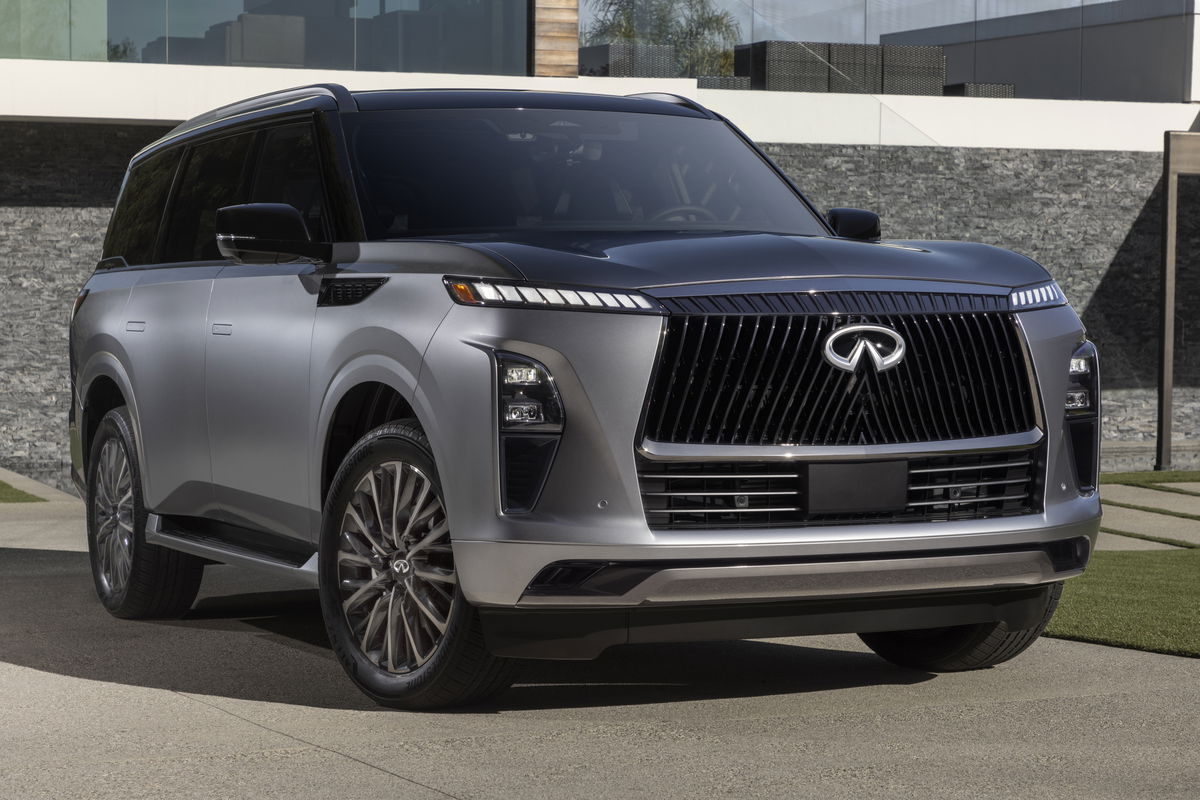 2025 INIFINITI QX80 exterior design.