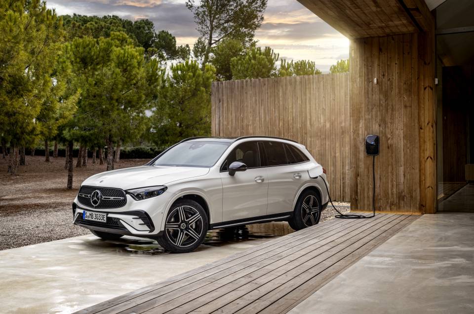 2025 Mercedes-Benz GLC 350e charging solutions.