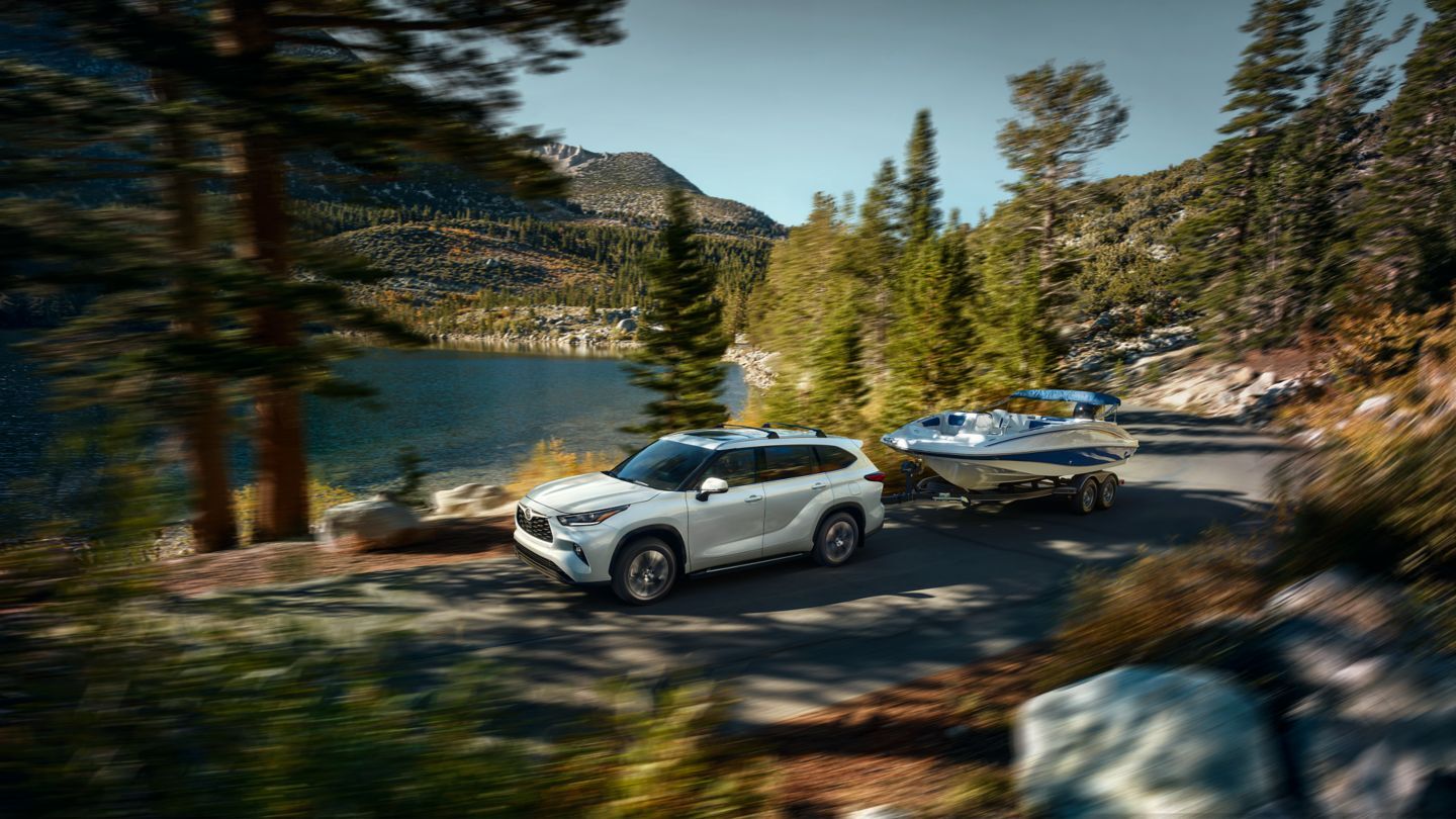 US News & World Report names Toyota Highlander best hybrid SUV for 2024.