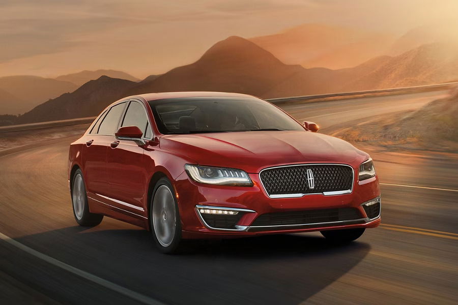 cheap luxury SUVs: Lincoln MKZ.