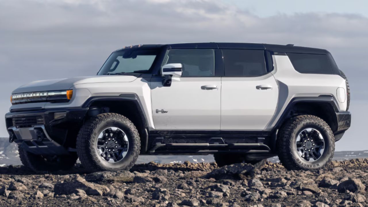 2025 GMC Hummer EV SUV.