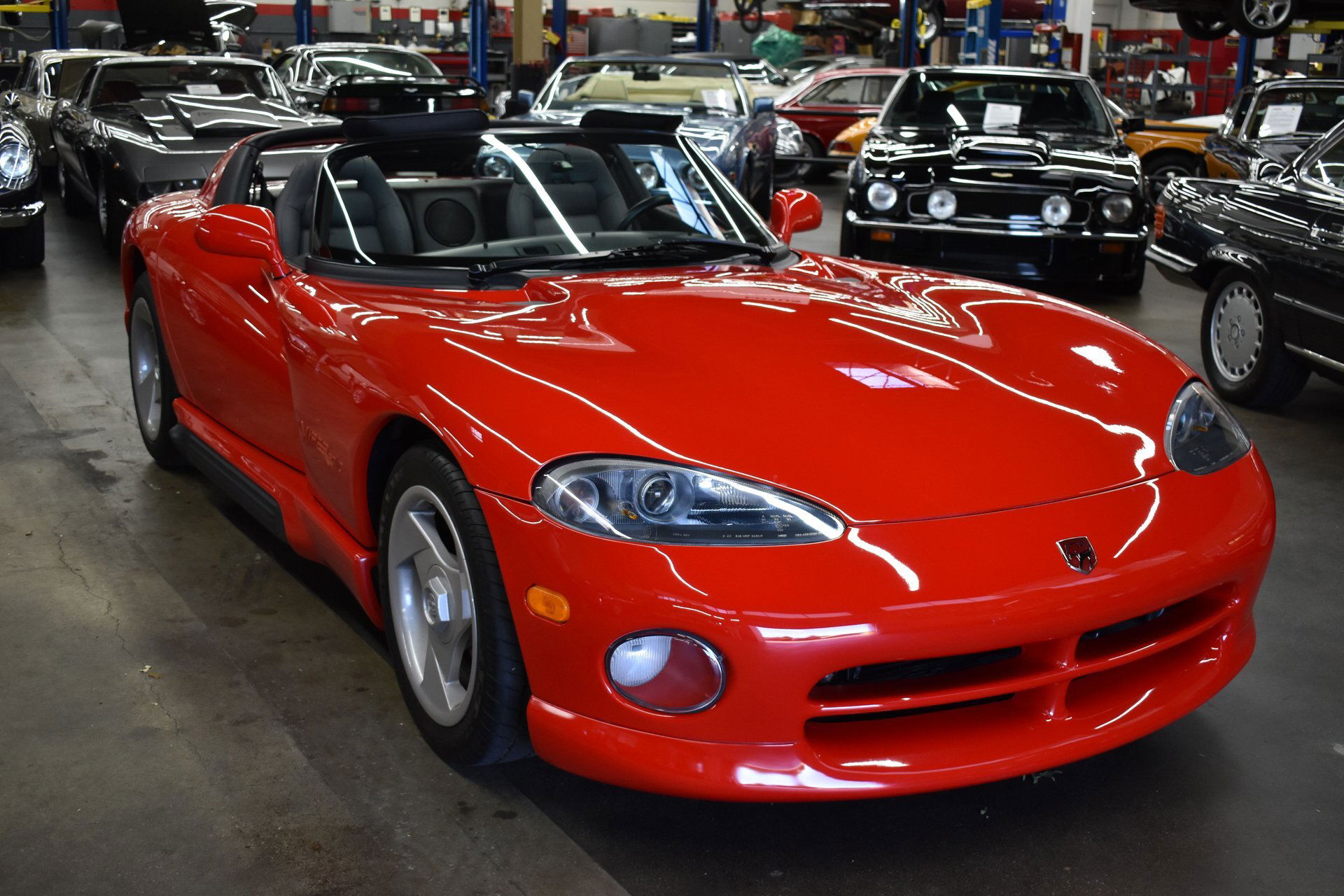 1994 Dodge Viper RT/10. 