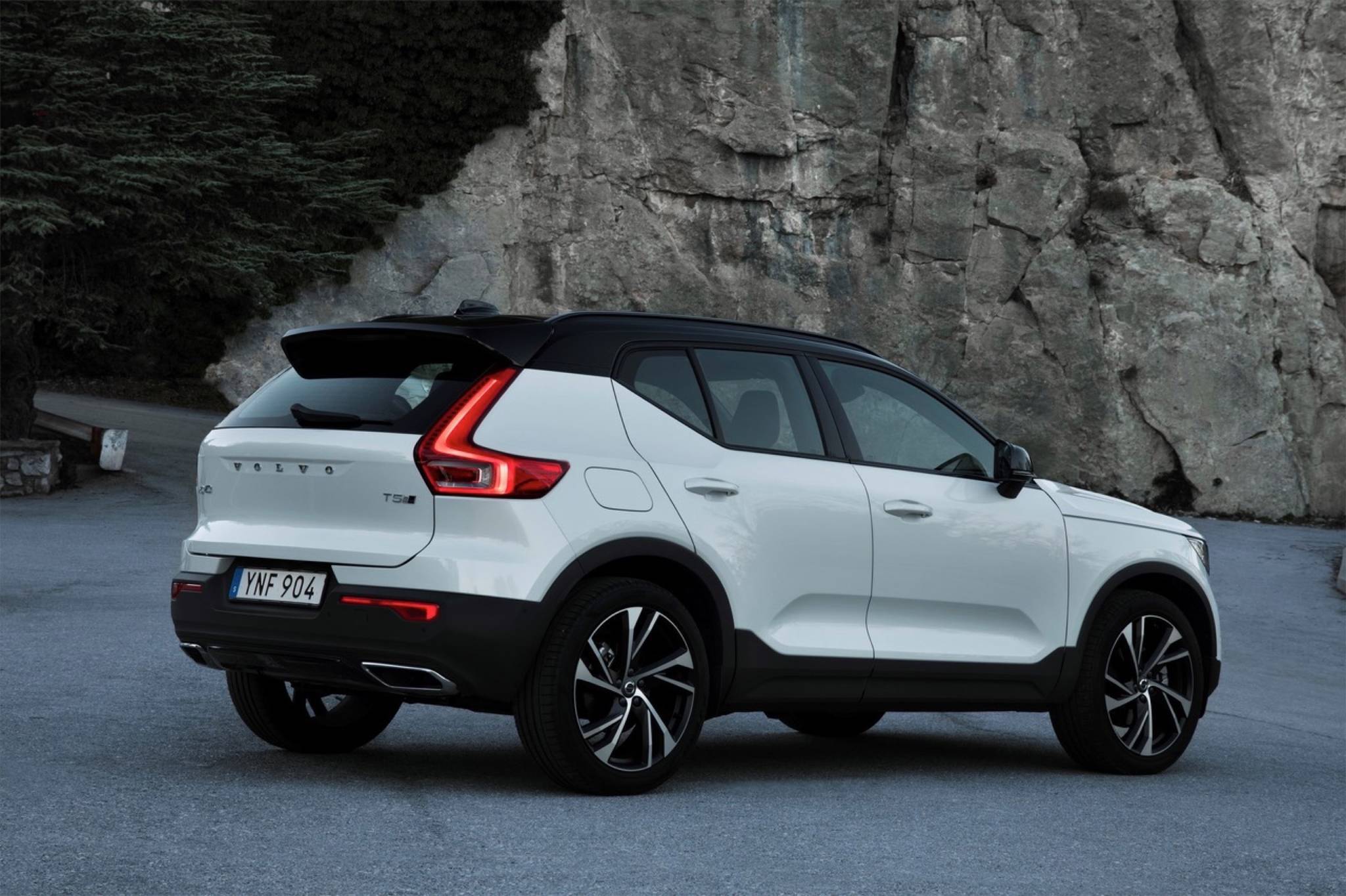 2020 Volvo XC40 rear.