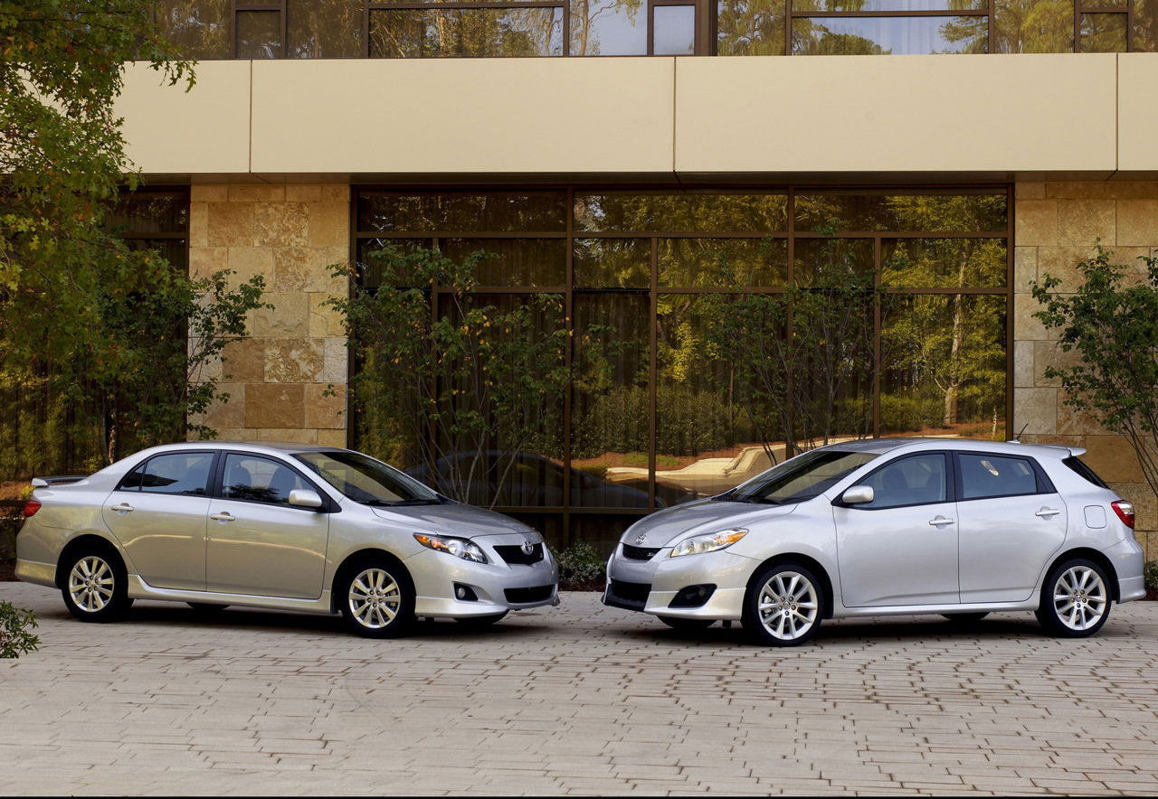 2009 Toyota Corolla sedan and hatchback.