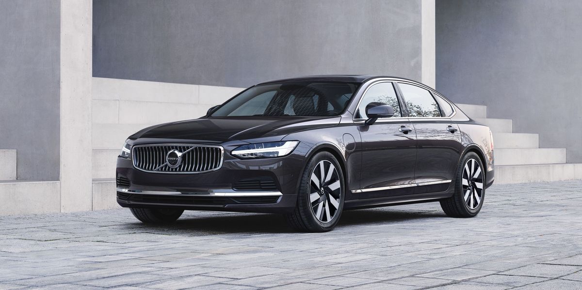 Best luxury sedans for families: Volvo S90.