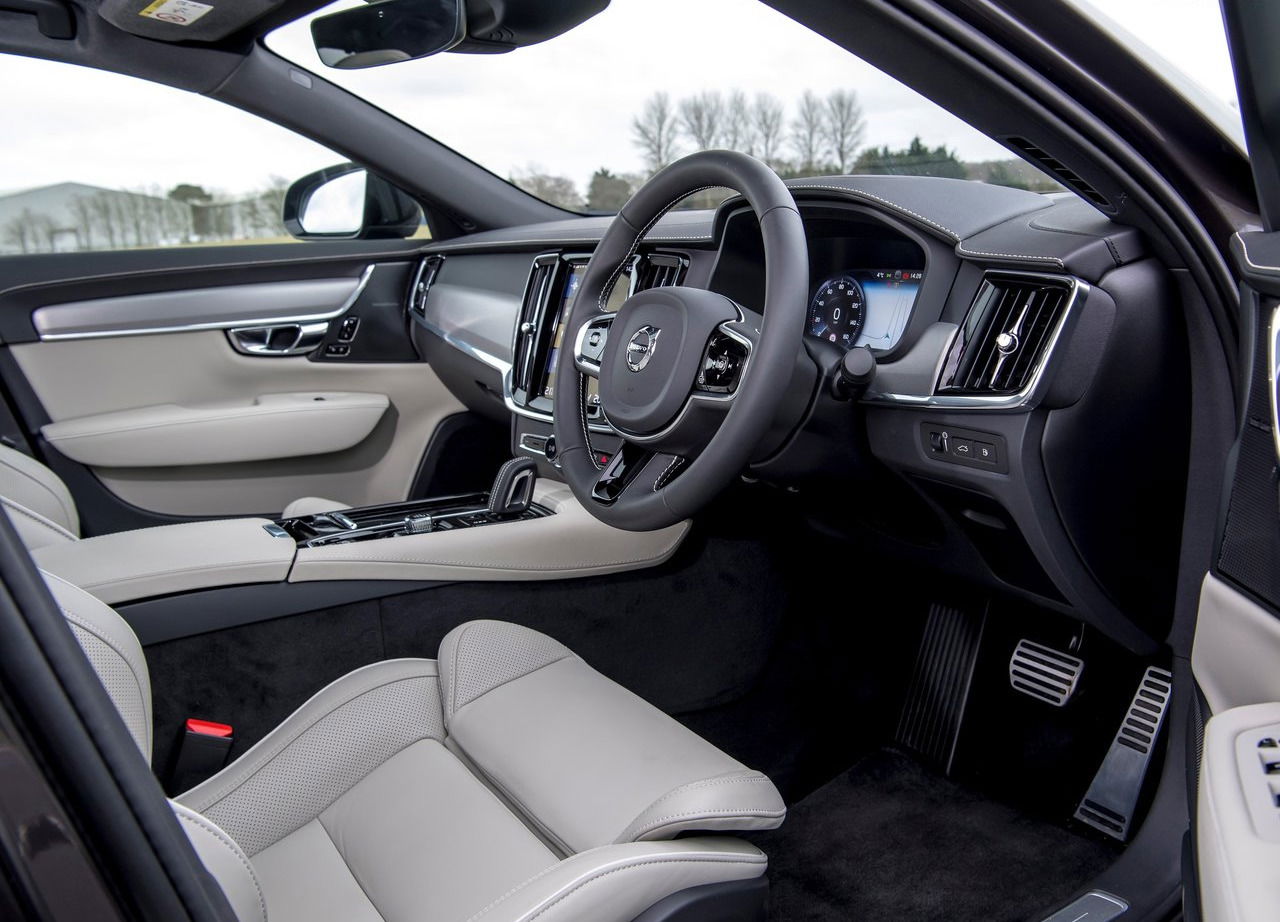 2020 Volvo S90 interior.