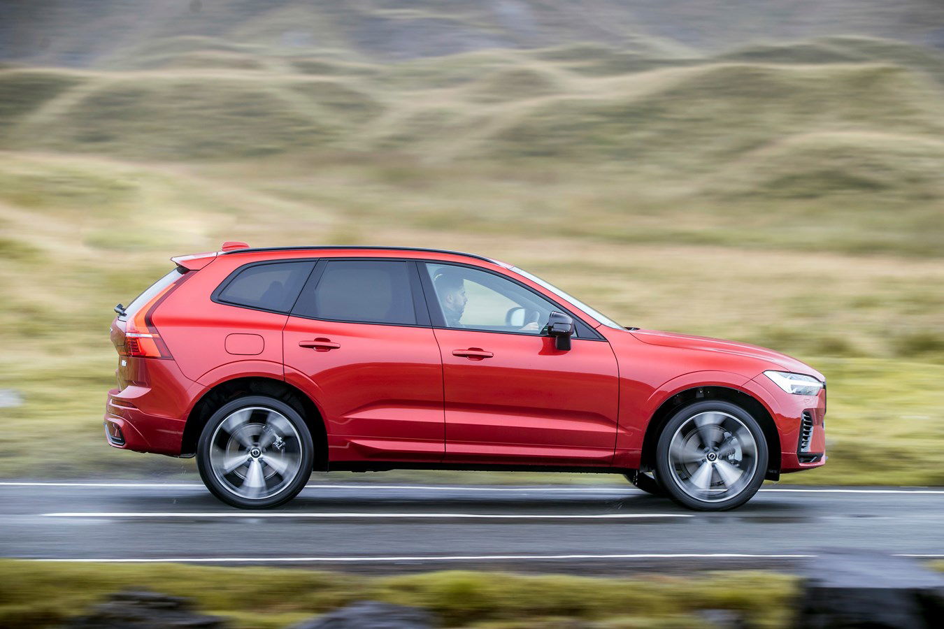 Volvo Fusion Red color.