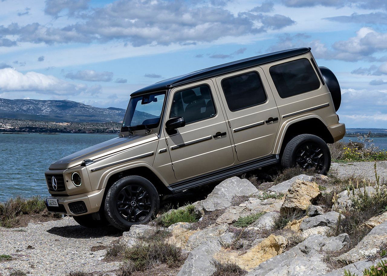 Leasing a used Mercedes G Wagon.