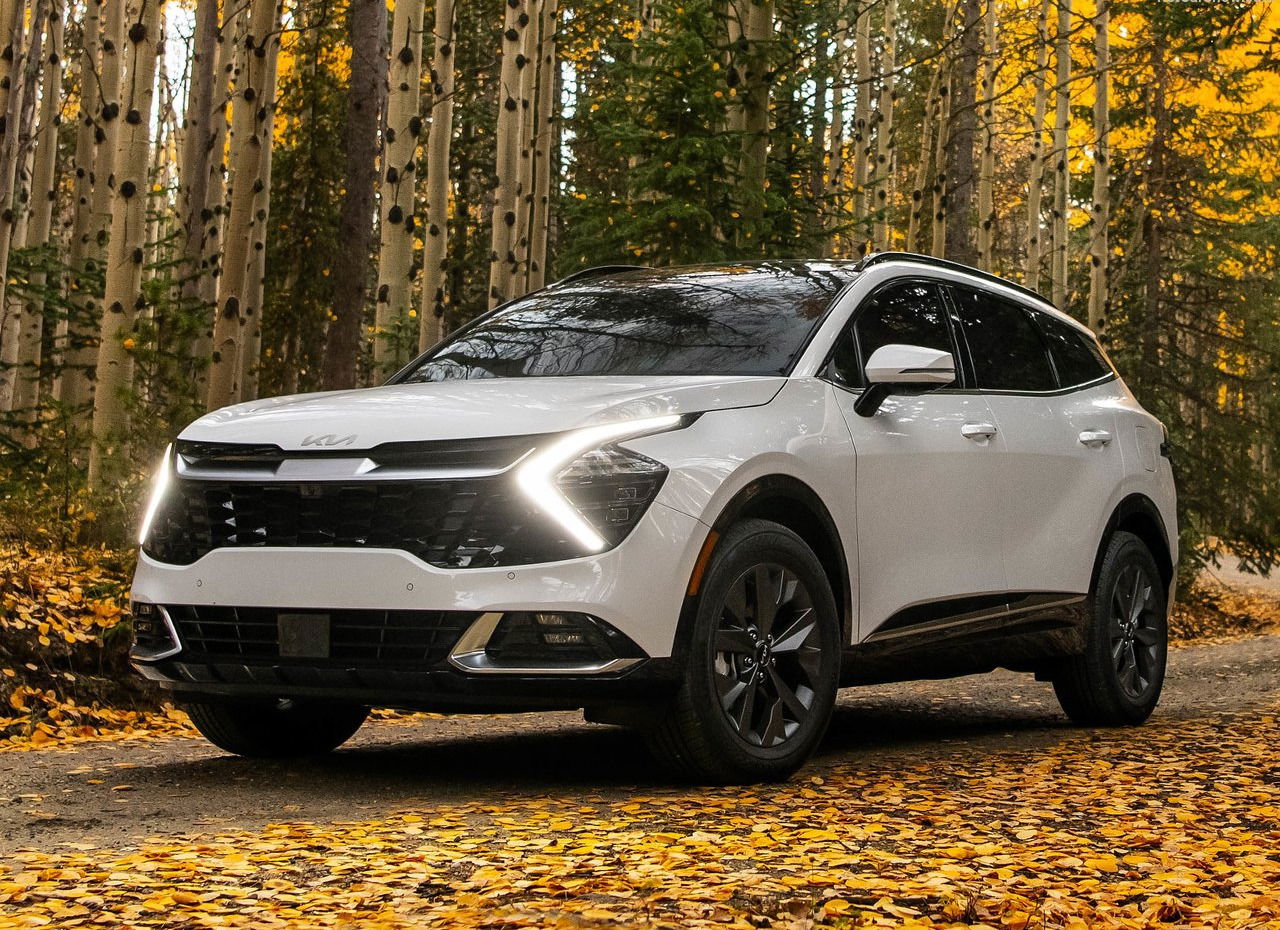 2024 Kia Sportage in Wolf Grey.