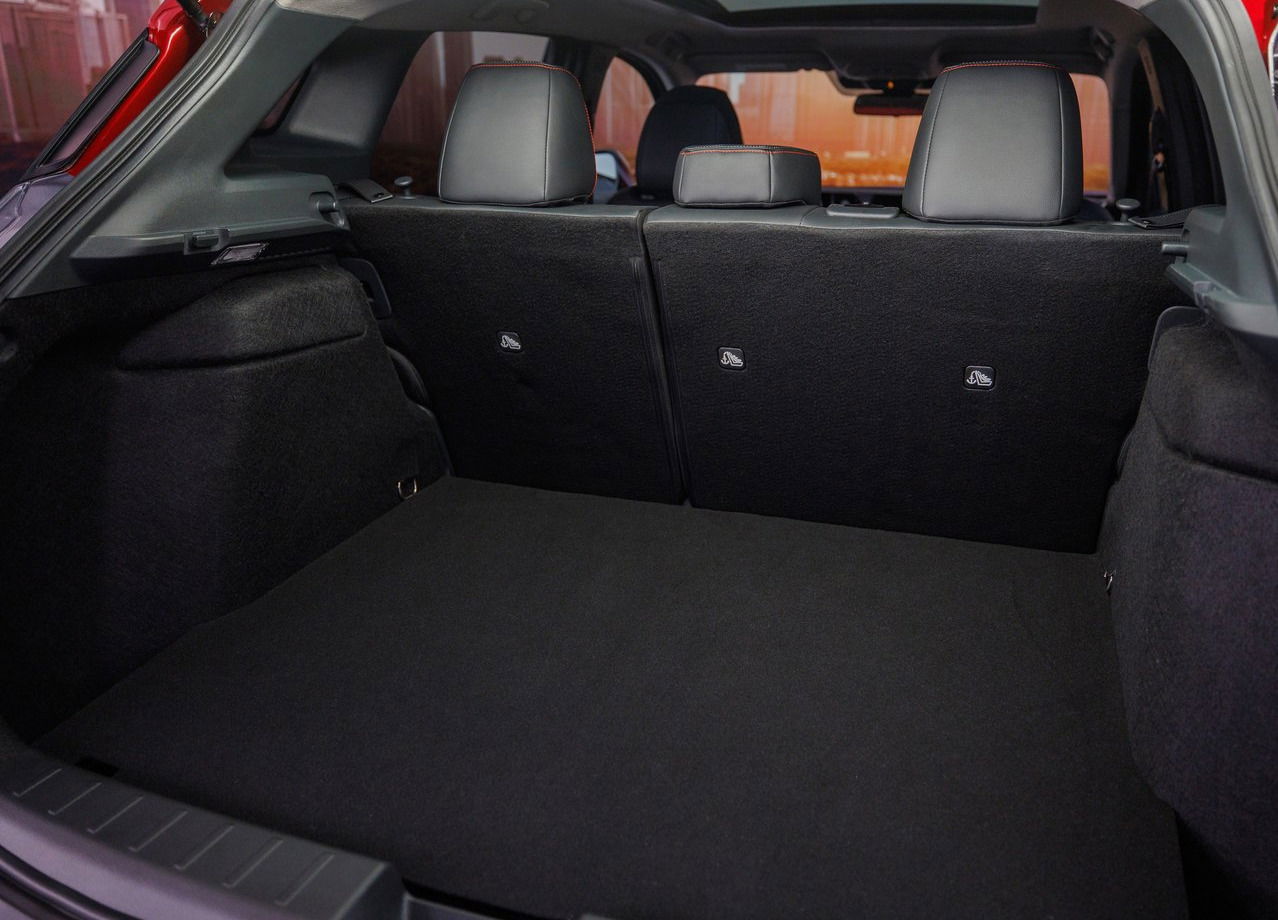 2025 Nissan Kicks trunk.