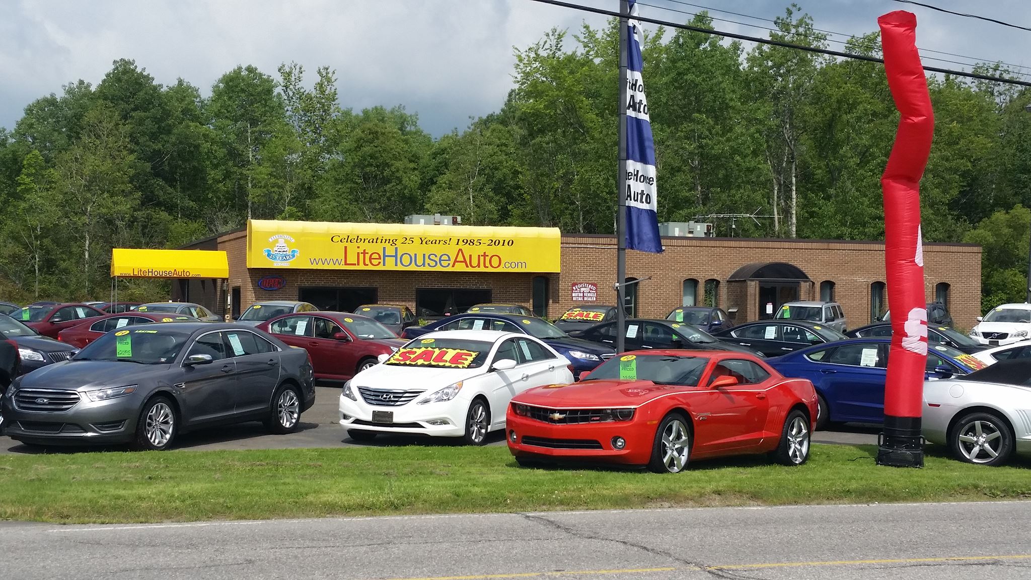 Best car dealerships in New York: LiteHouse Auto.