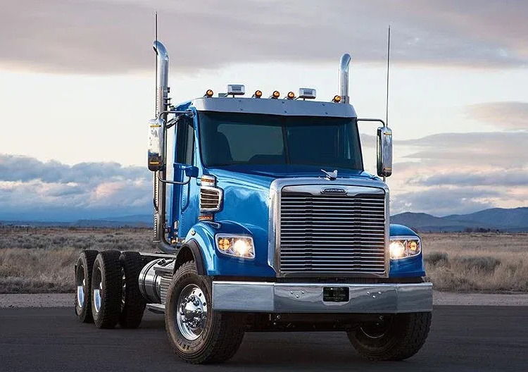 Most powerful semi ever built: Freightliner 122SD.