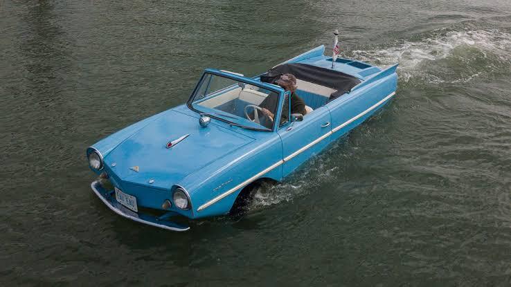 Amphibious cars competition: Amphicar Model 770.