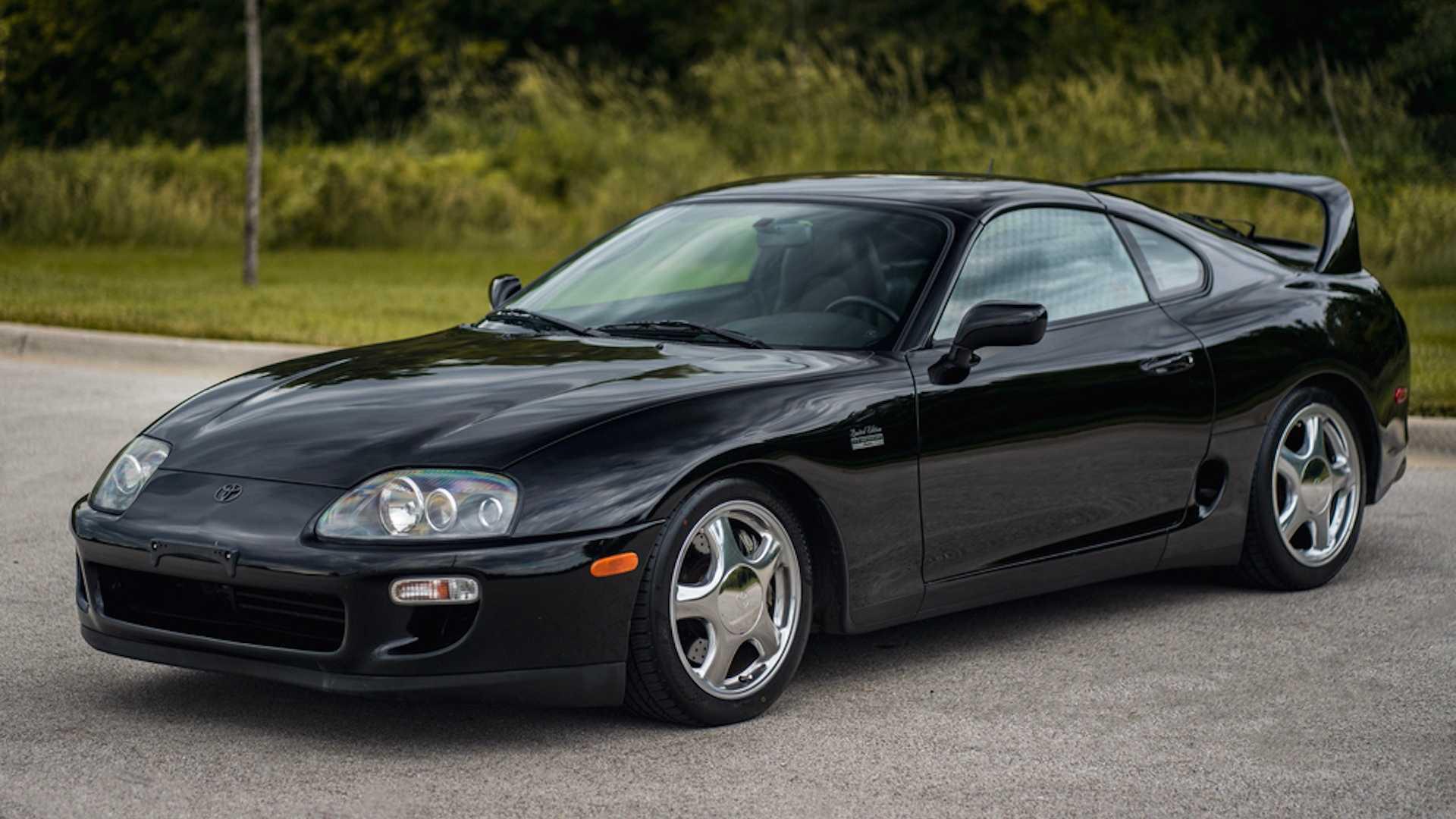 Toyota Supra A80.