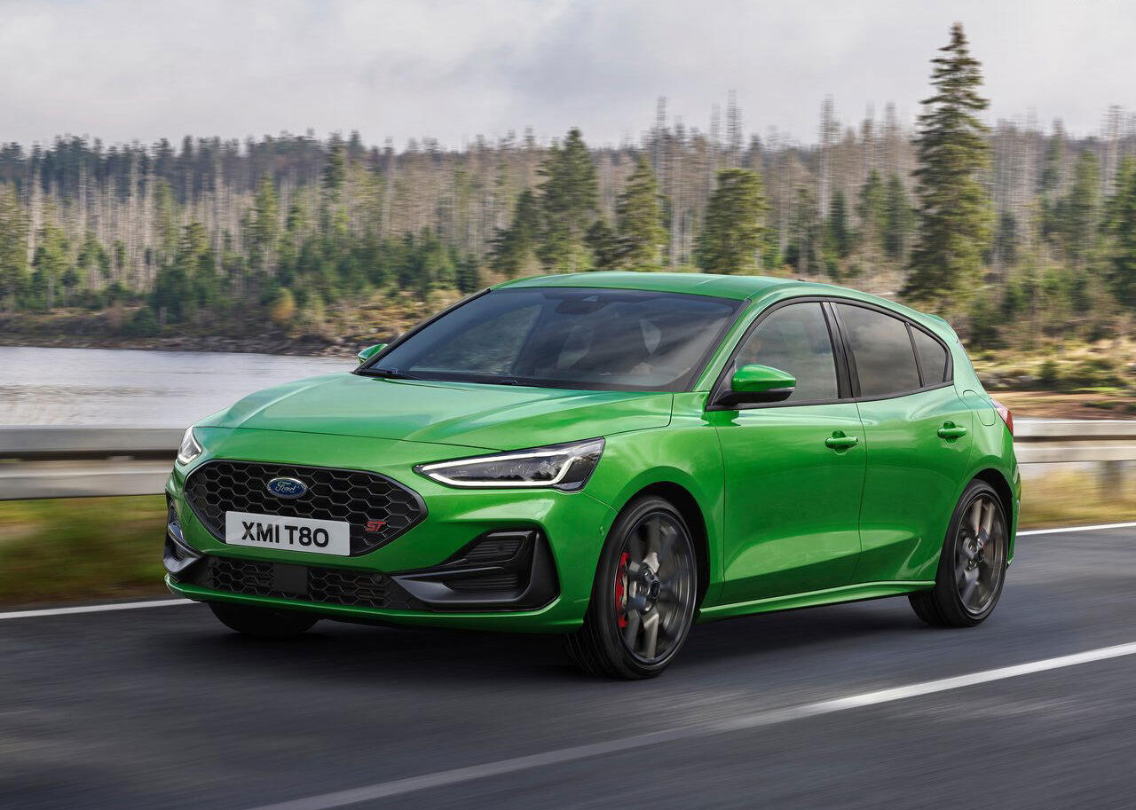 Fastest Used Sports Cars Under $25,000: 2013 Ford Focus ST.