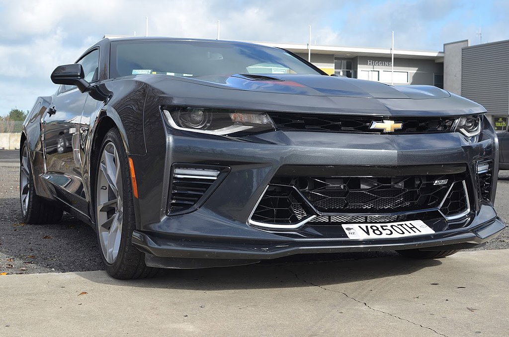 Best All-Around Sports Cars Under $25,000: Chevrolet Camaro LT.