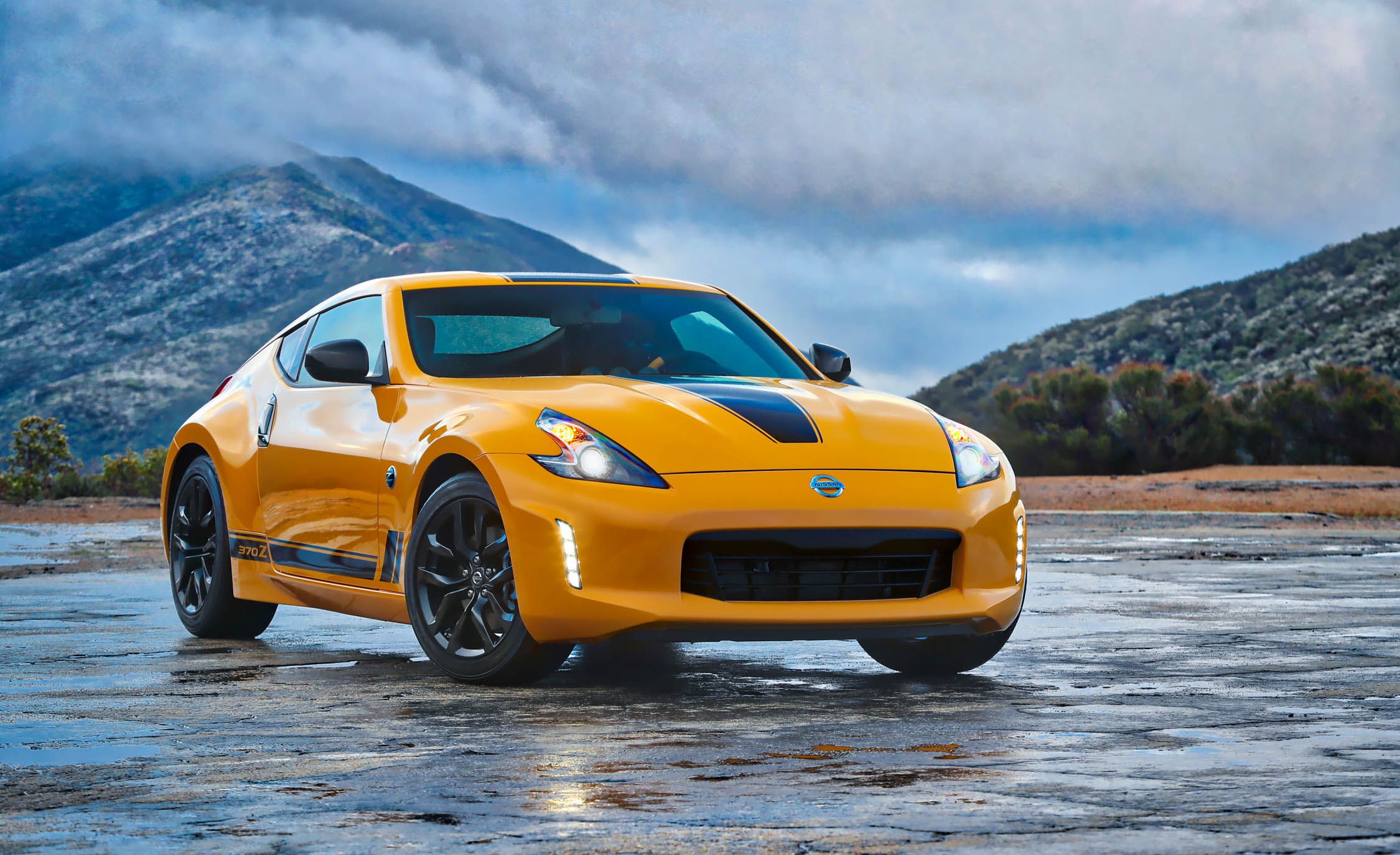 Best All-Around Sports Cars Under $25,000: Nissan 370Z.