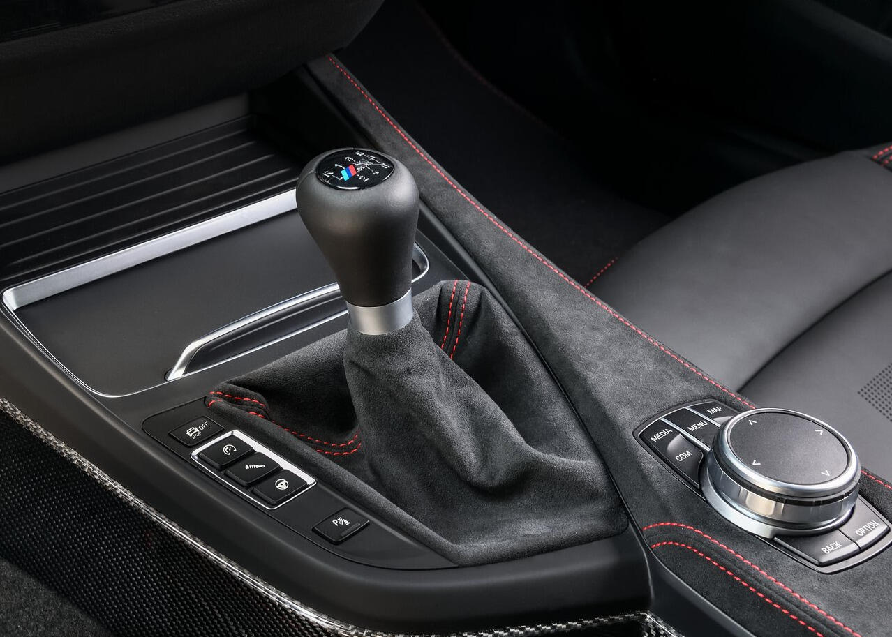 2020 BMW M2 CS transmission and drivetrain.