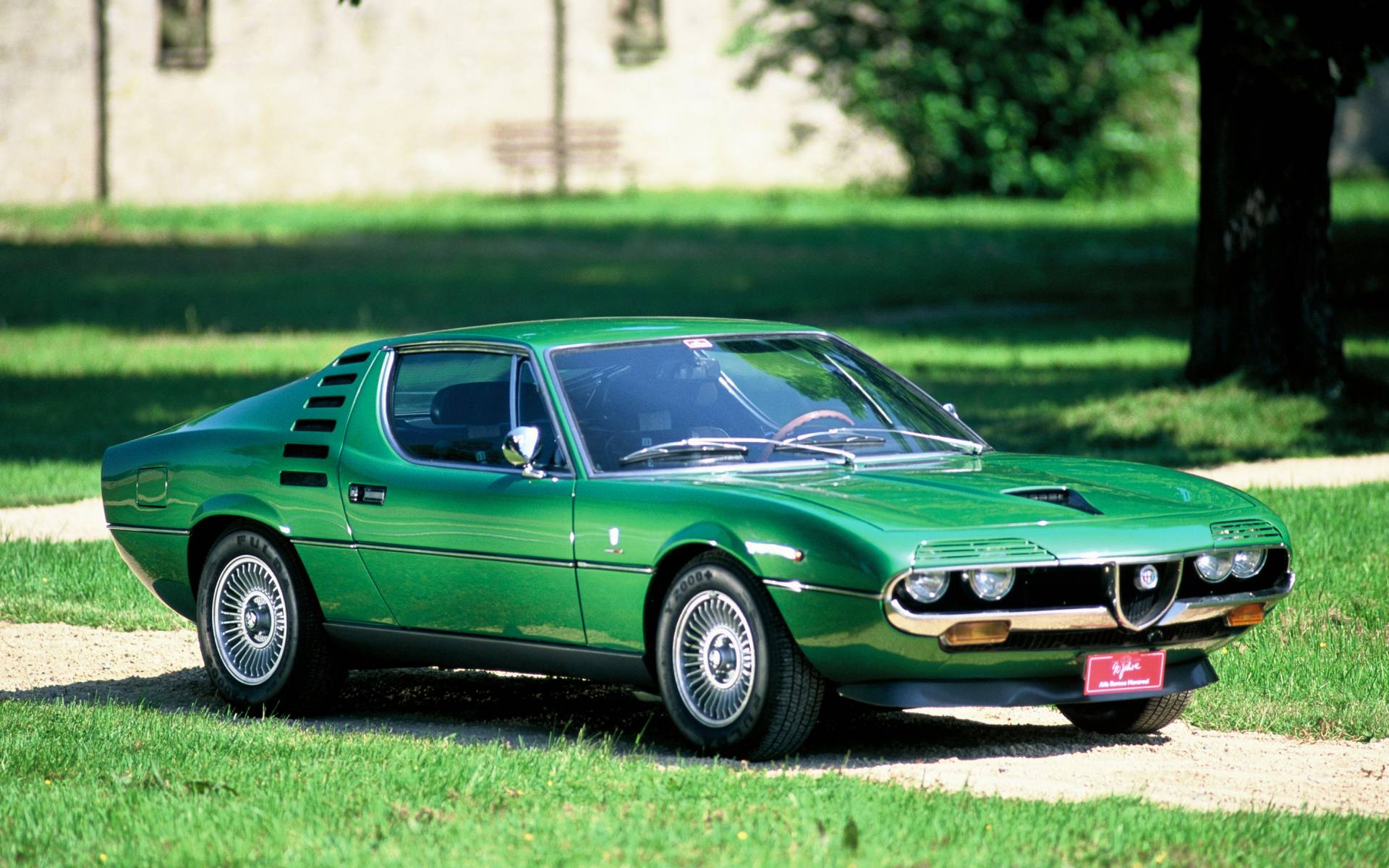Italian muscle cars: Alfa Romeo Montreal.
