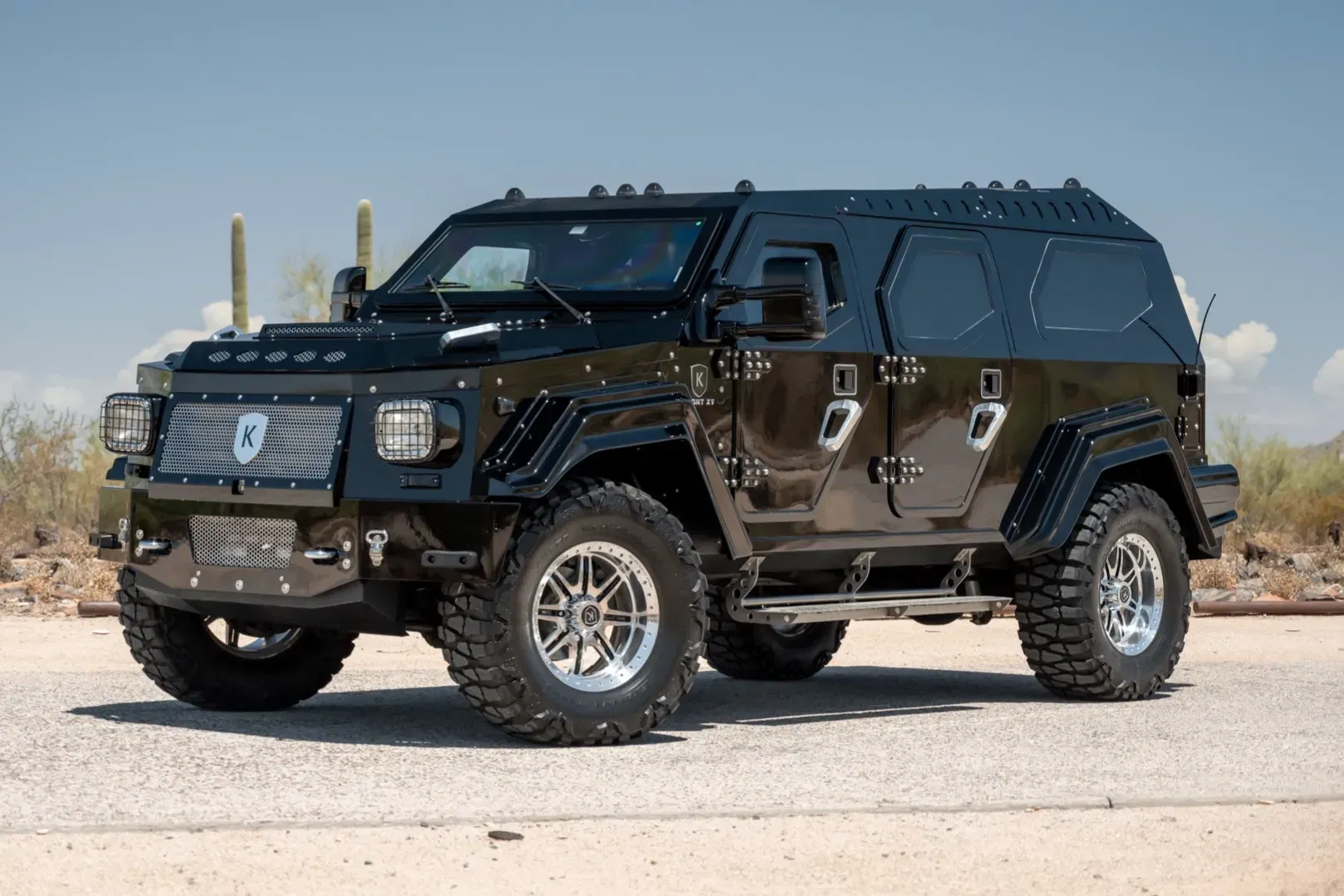 The best cars to evade kidnappers: Knight XV.
