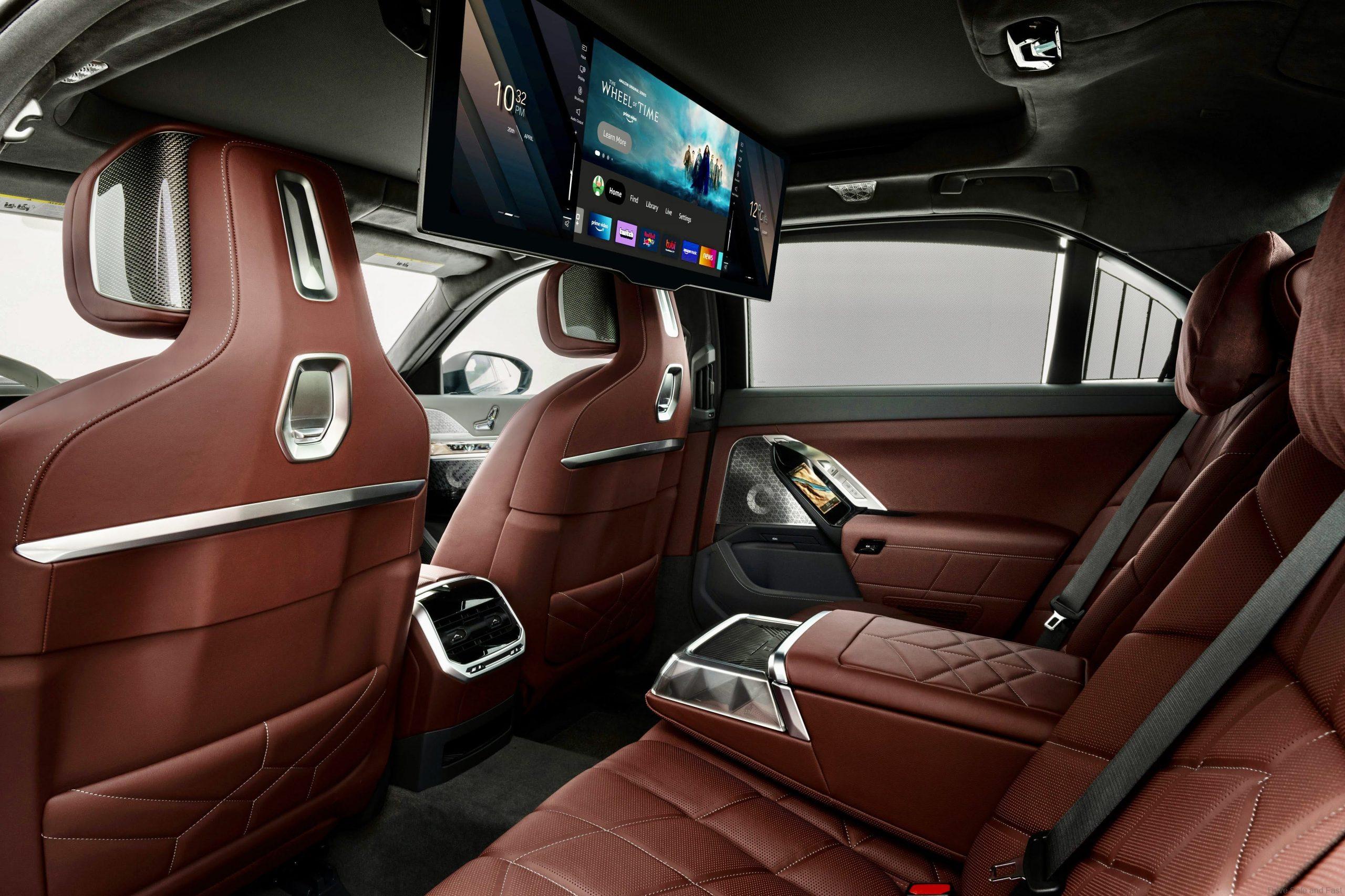 BMW i7 / 7 Series iDrive 8.5 with Rear Theater Screen.