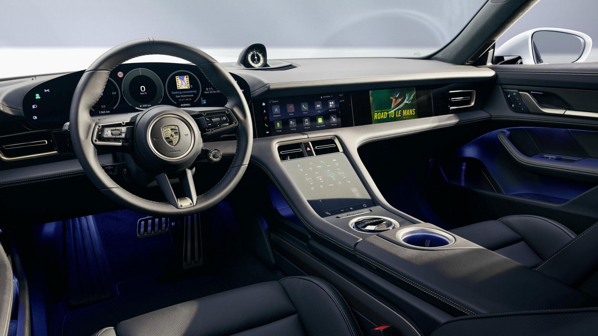 Porsche Taycan (Porsche Communication Management).