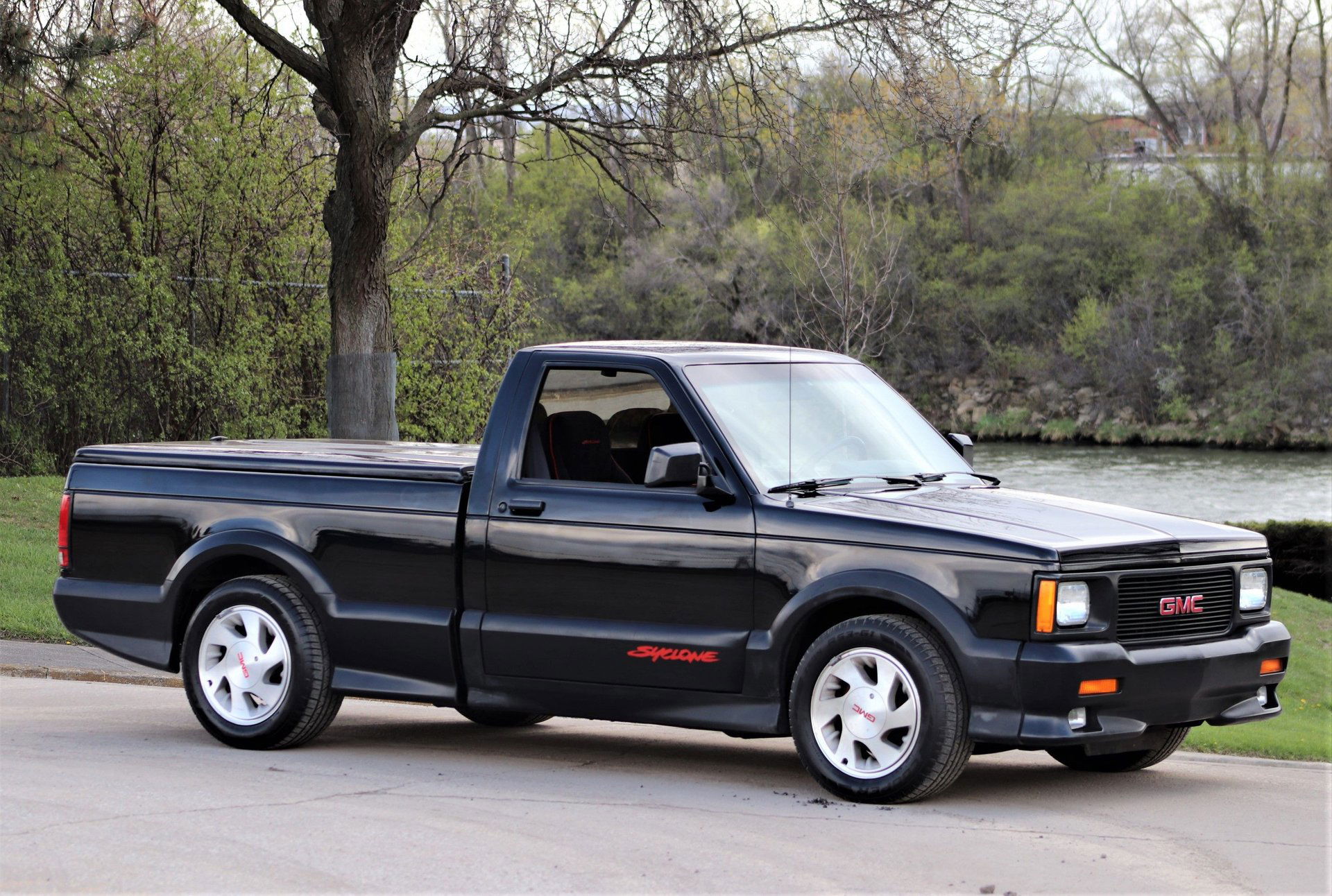 10 coolest cars from the '90s: 1991 GMC Syclone.