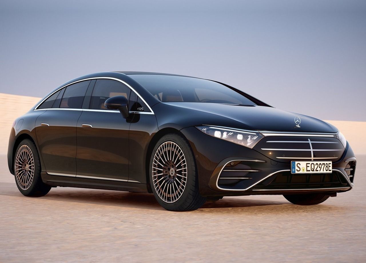 Luxury cars with surprisingly impressive fuel economy: Mercedes-Benz EQS.