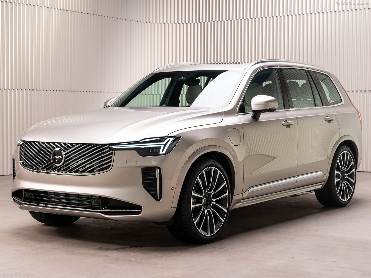 Volvo XC90 vs Audi Q7: Volvo XC90 design.