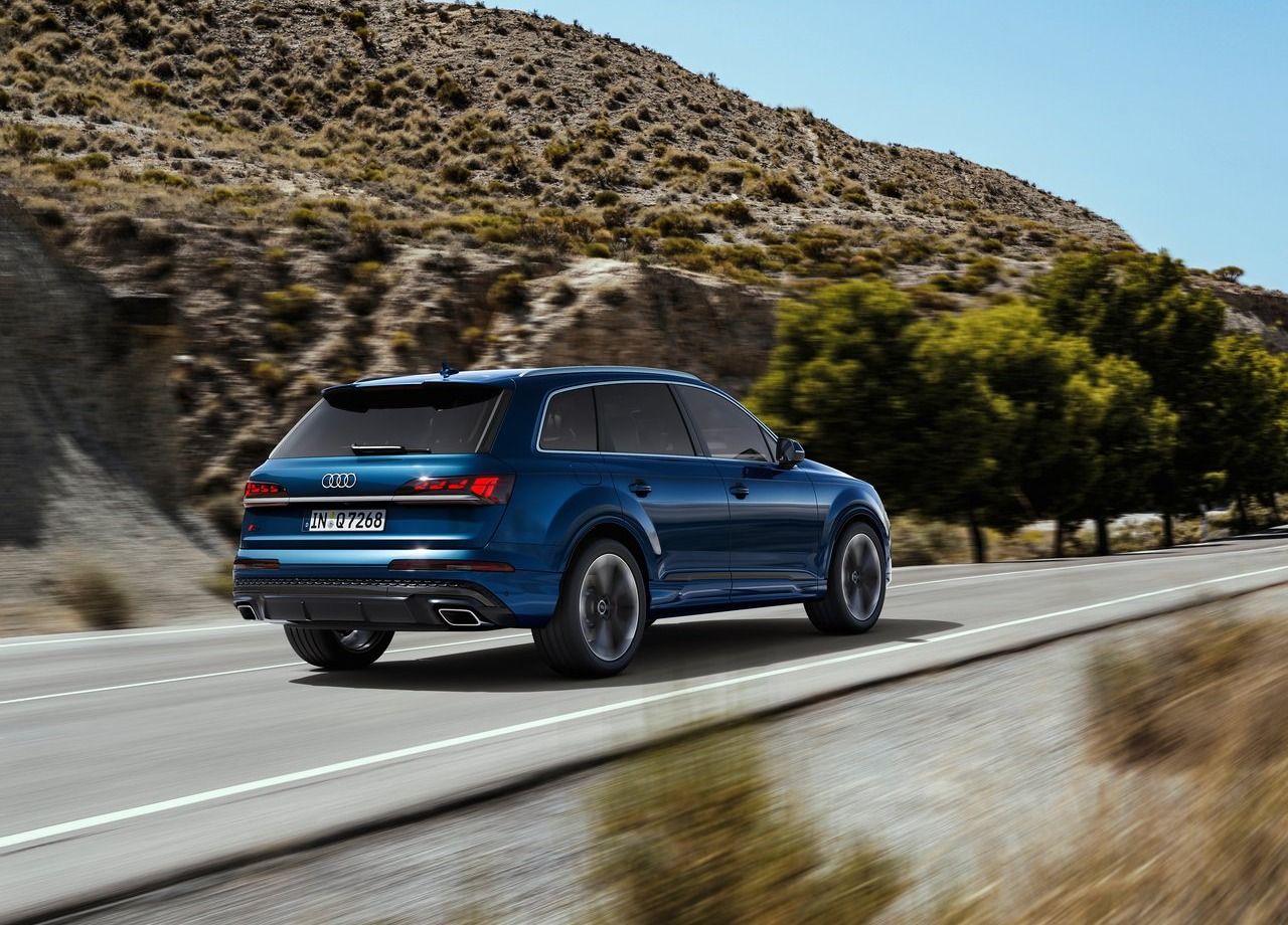 Volvo XC90 vs Audi Q7: Audi Q7 efficiency.