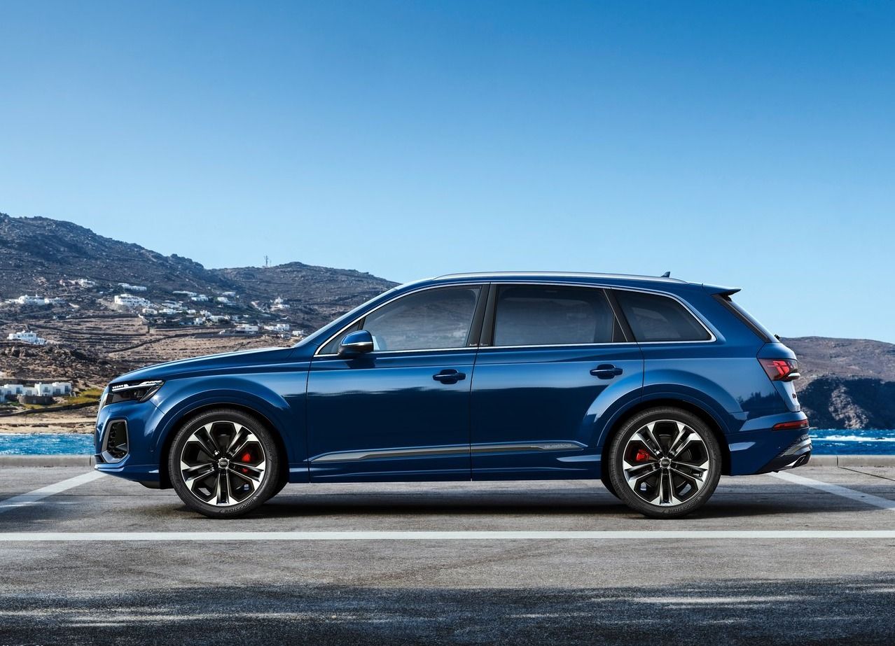 Volvo XC90 vs Audi Q7: Audi Q7 pricing.