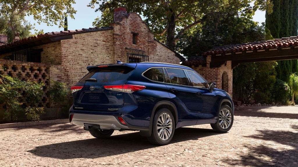 Top 10 Family-Friendly Cars for Moms in 2025: Toyota Highlander Hybrid.