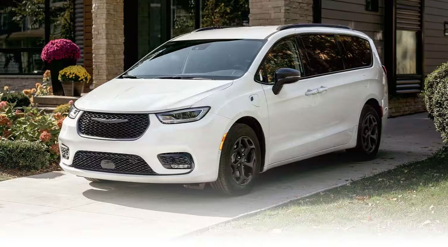 Top 10 Family-Friendly Cars for Moms in 2025: Chrysler Pacifica Hybrid.