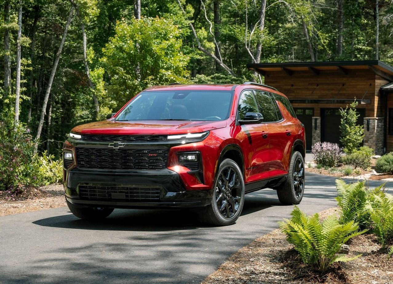 Top 10 Family-Friendly Cars for Moms in 2025: Chevrolet Traverse.