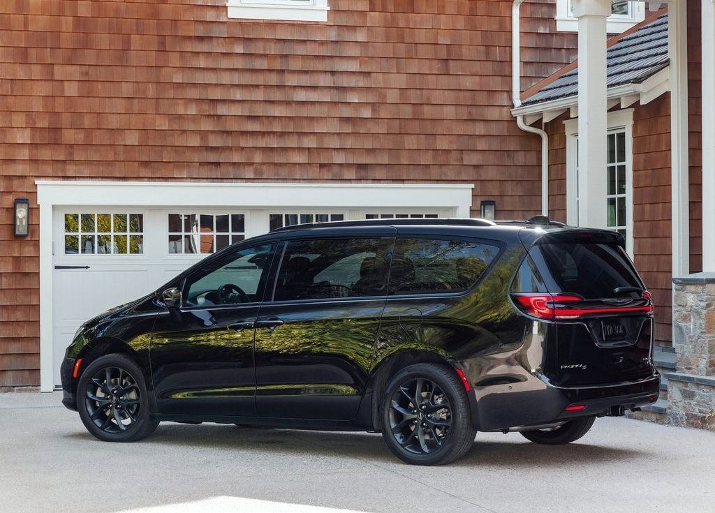 10 Best Family-Friendly Vehicles That Fit Three Car Seats Across: Chrysler Pacifica.