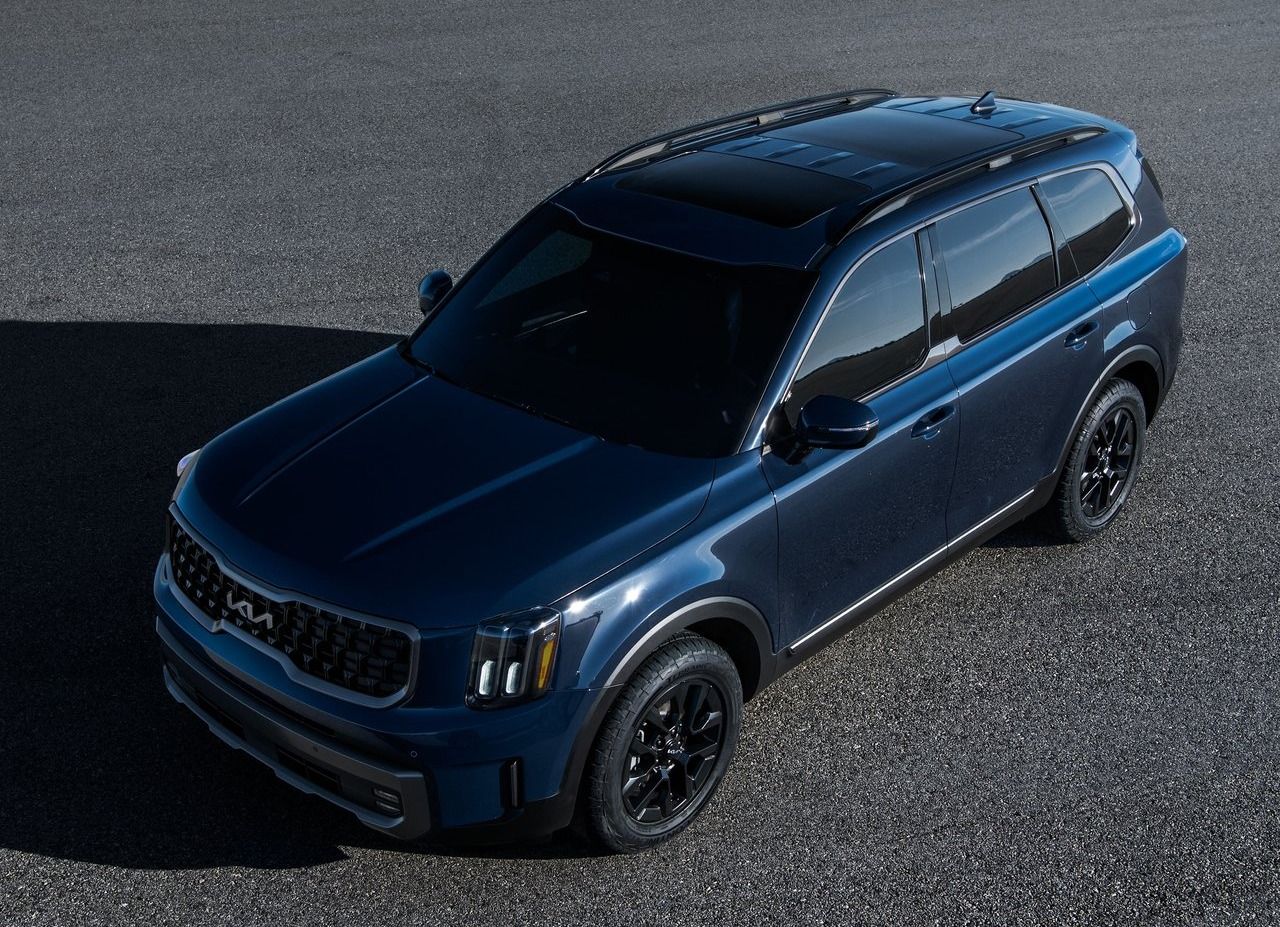 Best cars for two-car seats: Kia Telluride.