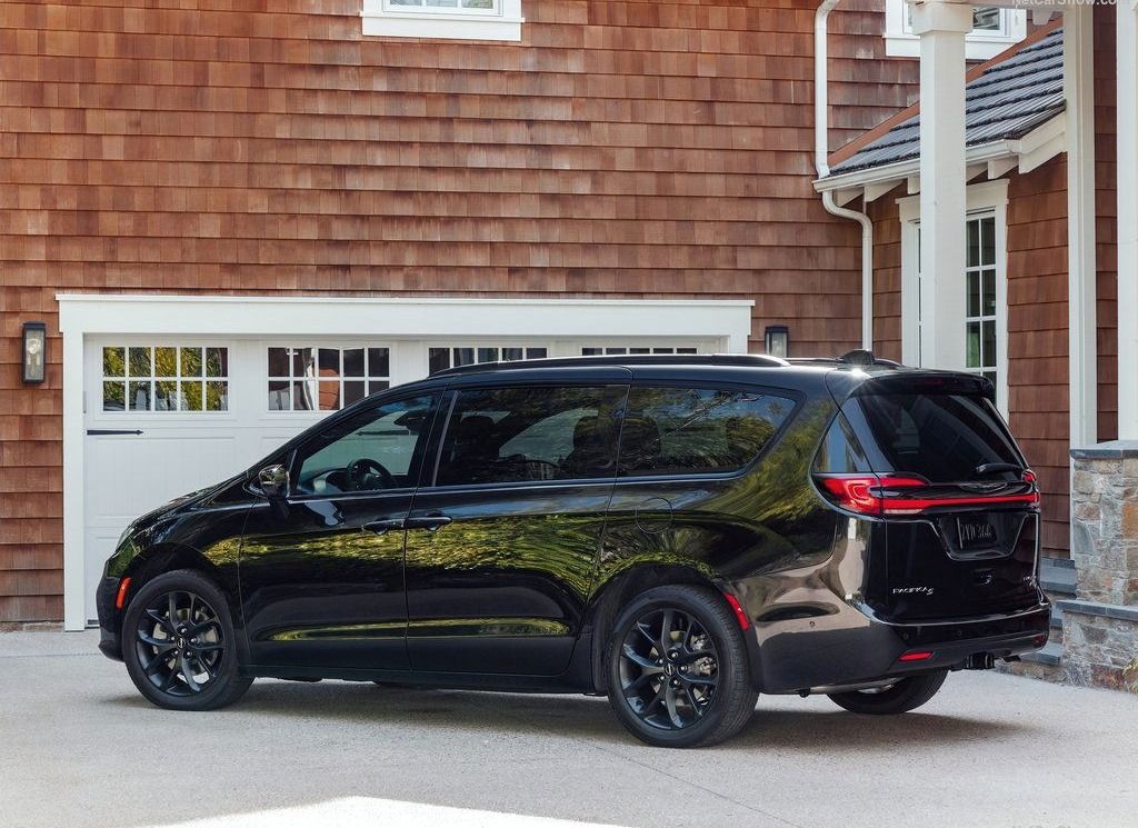 Best cars for two-car seats: Chrysler Pacifica.