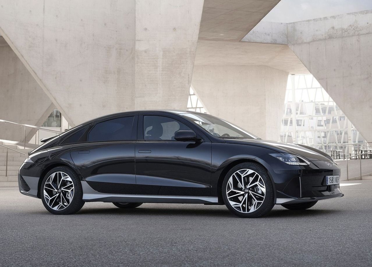 How many doors does the 2026 Hyundai Ioniq 6 have?