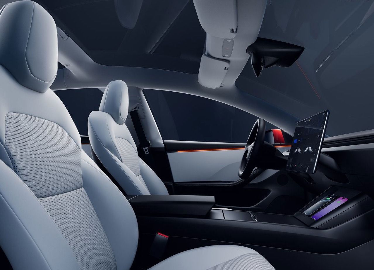Polestar 2 vs Tesla Model 3: Interior and Comfort.