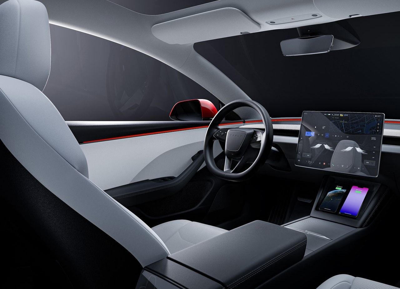 Polestar 2 Verus Tesla Model 3: Technology and Infotainment.