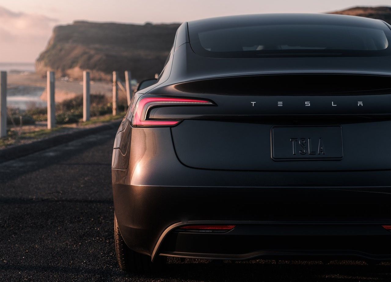 Polestar 2 Verus Tesla Model 3: brand image.