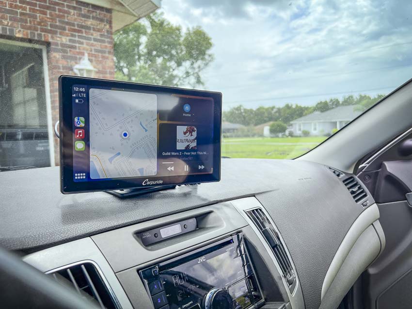The best wireless CarPlay display.