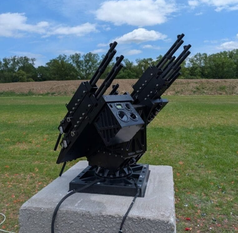 Beretta Debuts an Automated 8-Barrel "Drone Killer" System.