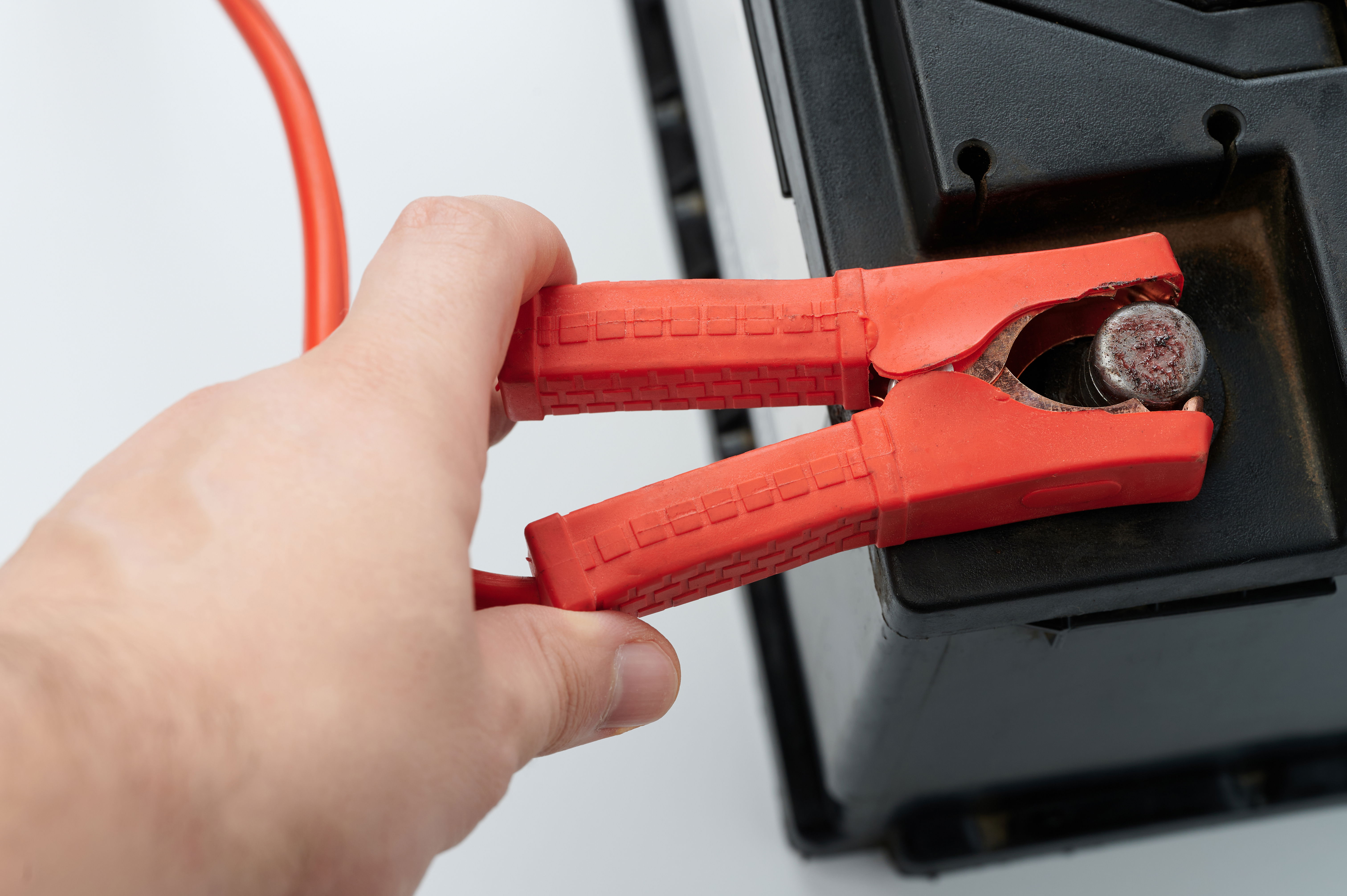 Summer essentials for every car owner: portable jumpstarter.