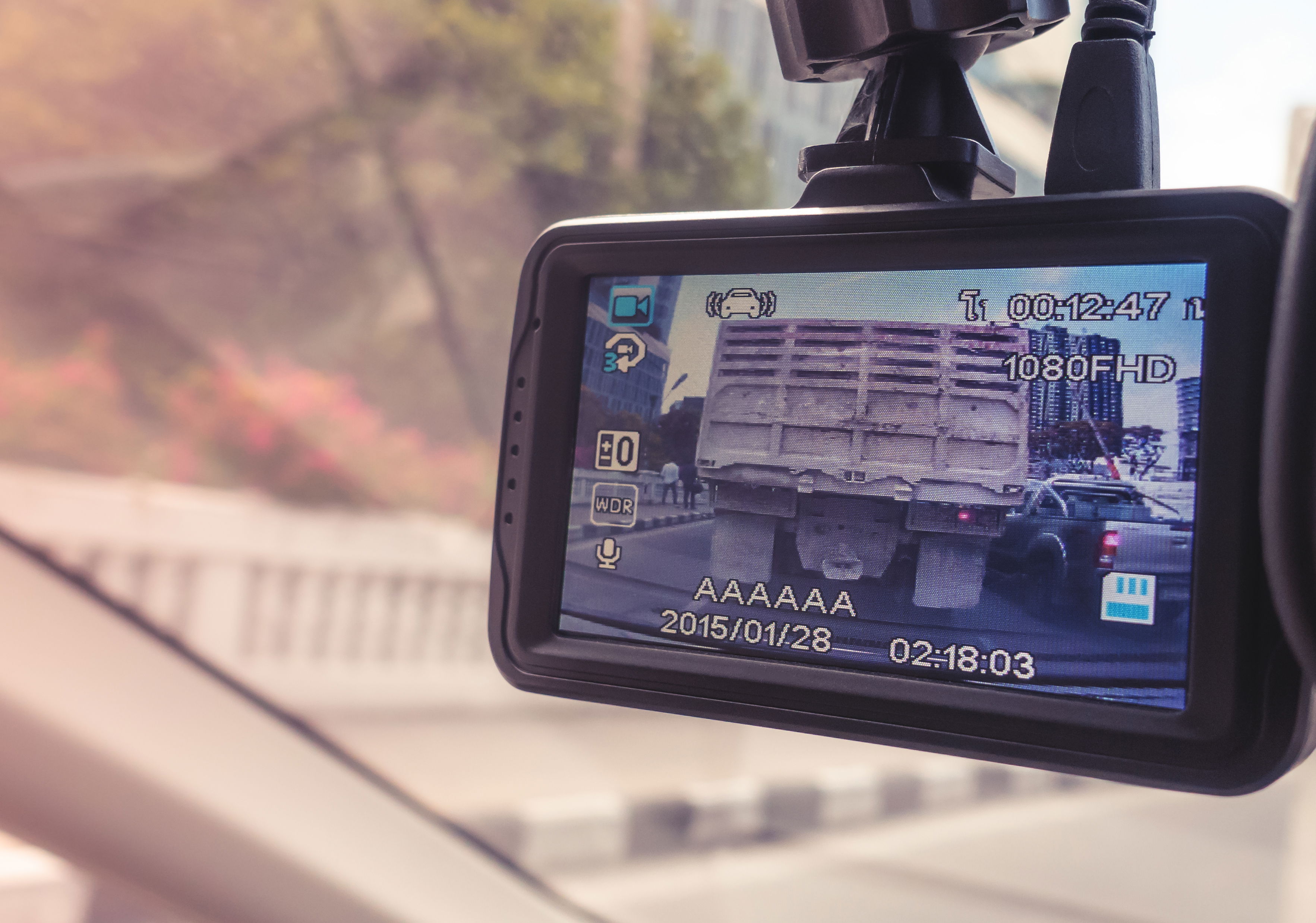 Holiday gift for car enthusiasts: dash cam.