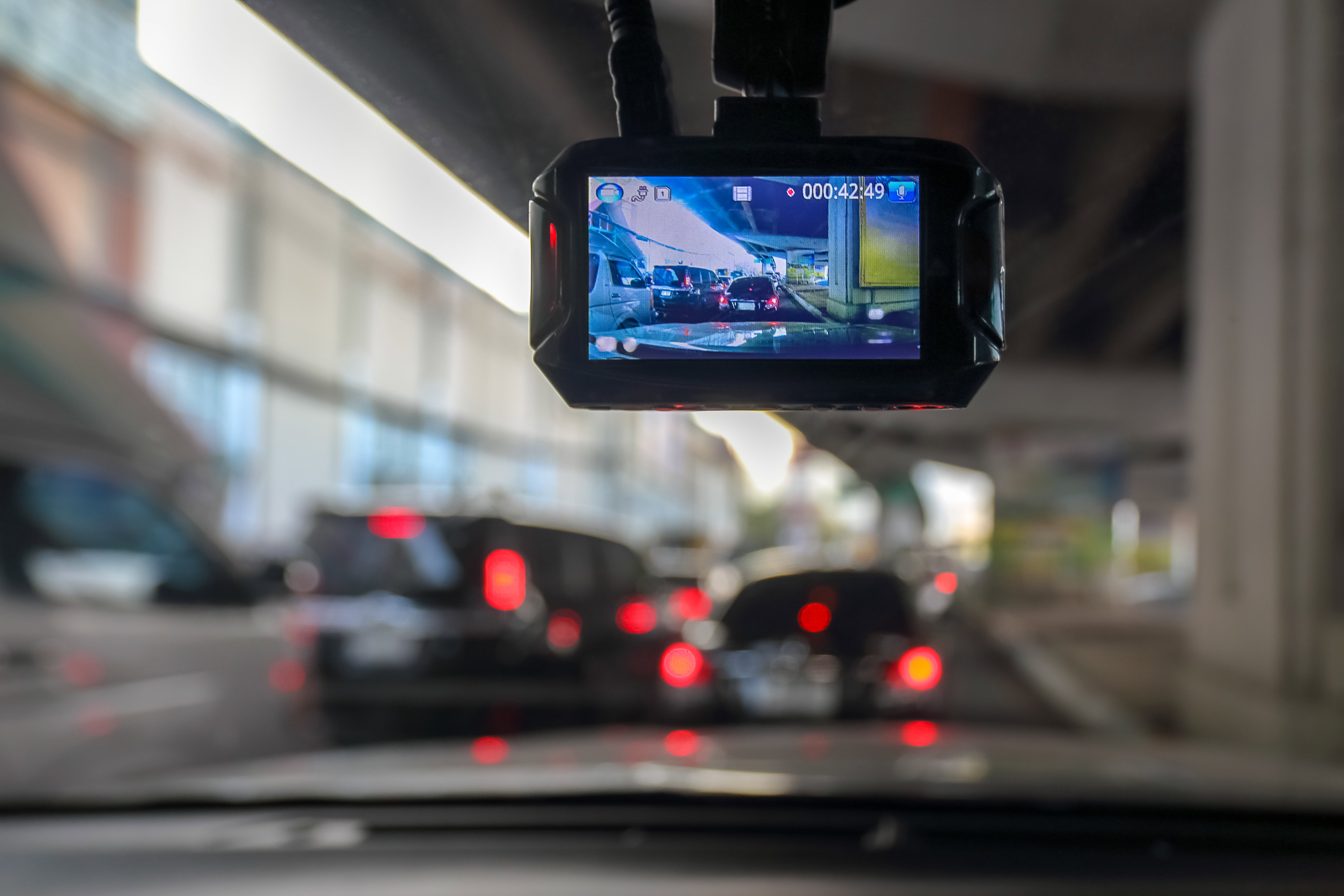 Holiday gift for car enthusiasts: dash cam.