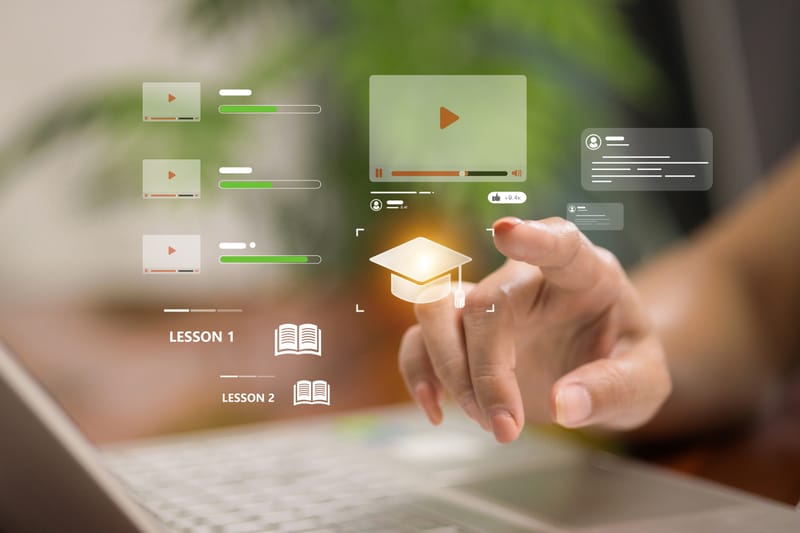 EDUCAȚIA ÎN CONTEXTUL TRANSFORMĂRILOR DIGITALE (Autor: Drăghicescu Elena)