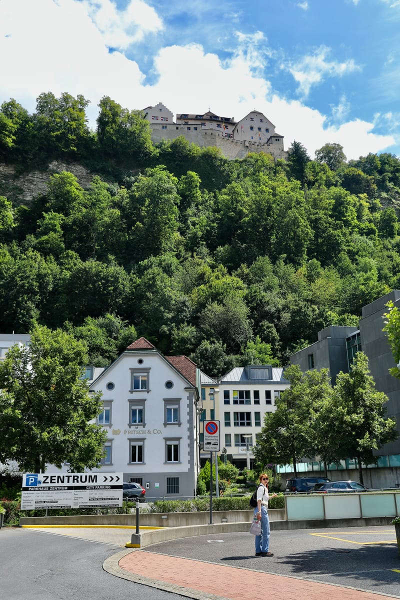 8. LIECHTENSTEIN : Vaduz, musée et Château